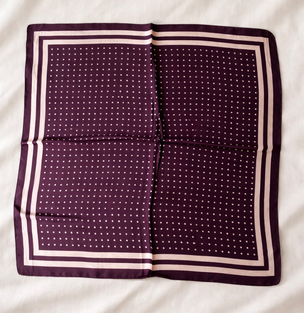Foulard carré 70x70 – Clara – Bordeaux à pois