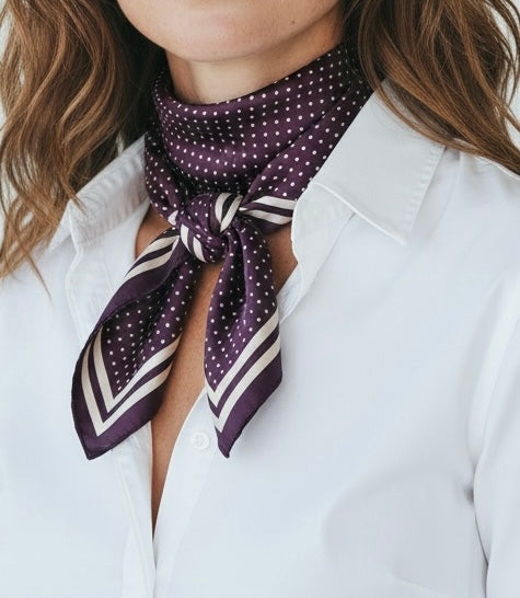 Foulard carré 70x70 – Clara – Bordeaux à pois